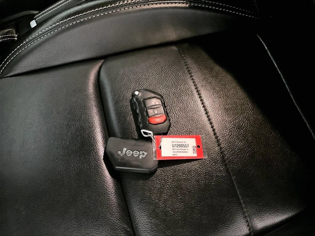 Used 2023 Jeep Wrangler Unlimited Sahara AWD/4WD image 30