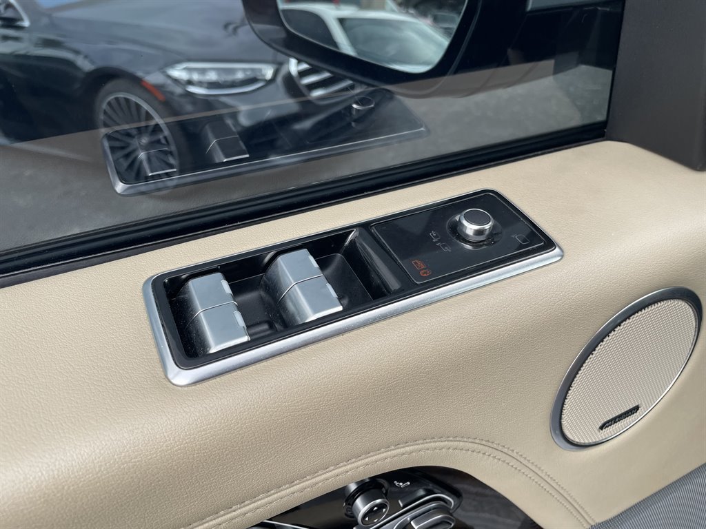 Used 2018 Land Rover Range Rover HSE AWD/4WD image 34