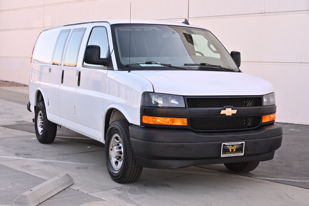 Used 2022 Chevrolet Express 2500 w/ Driver Convenience Package RWD image 8