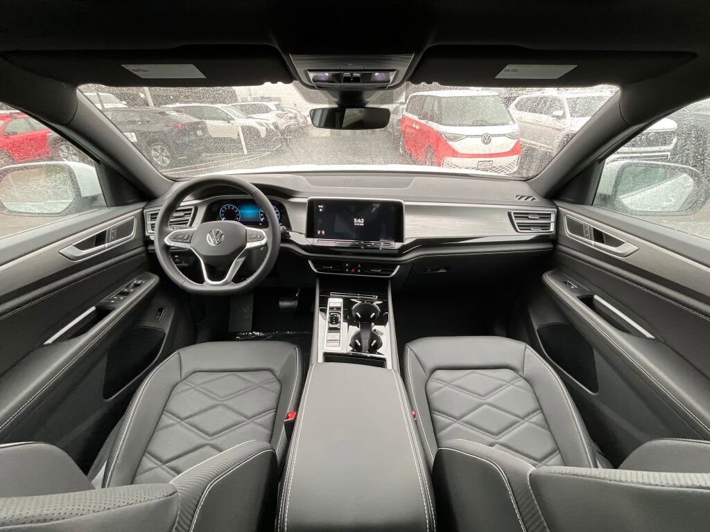 New 2025 Volkswagen Atlas Cross Sport SE image 18