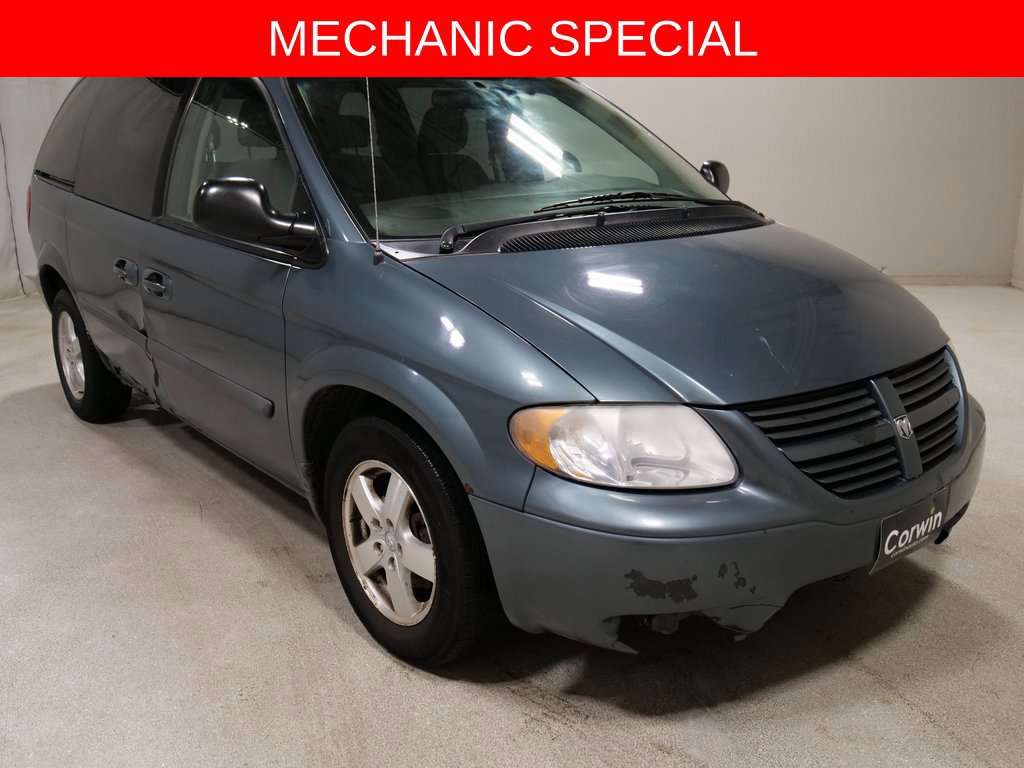 Used 2007 Dodge Caravan SXT w/ Popular Equipment Group I FWD image 1
