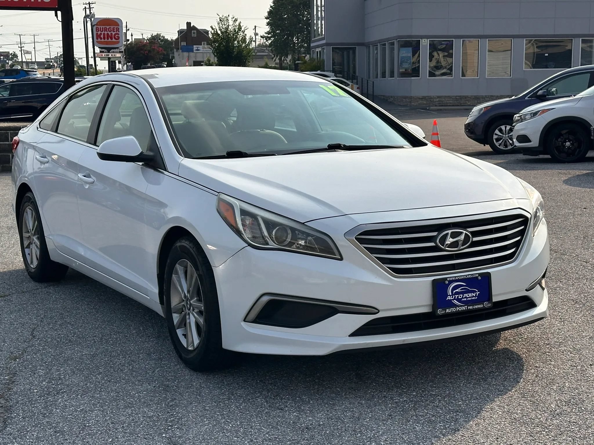 Used 2017 Hyundai Sonata SE FWD image 3