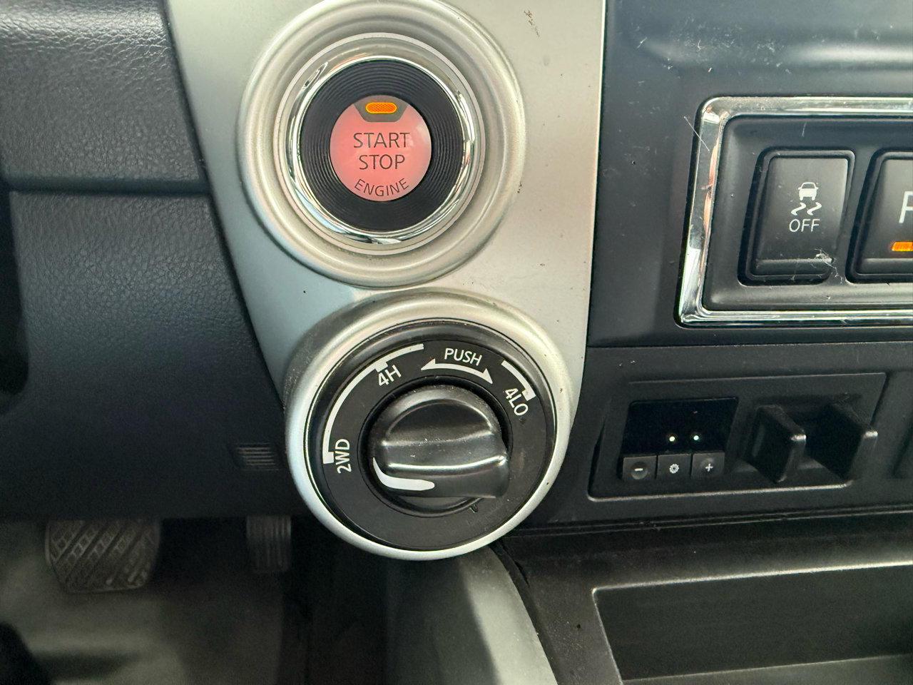 Used 2017 Nissan Titan PRO-4X image 13