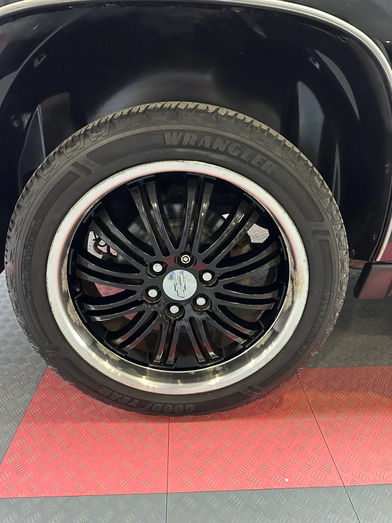 Used 2011 Chevrolet Avalanche LTZ RWD image 29