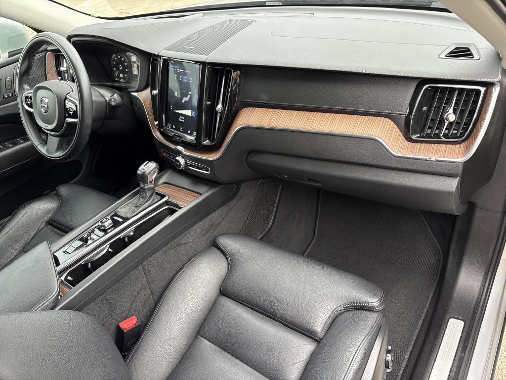 Used 2020 Volvo XC60 T5 Inscription FWD image 30