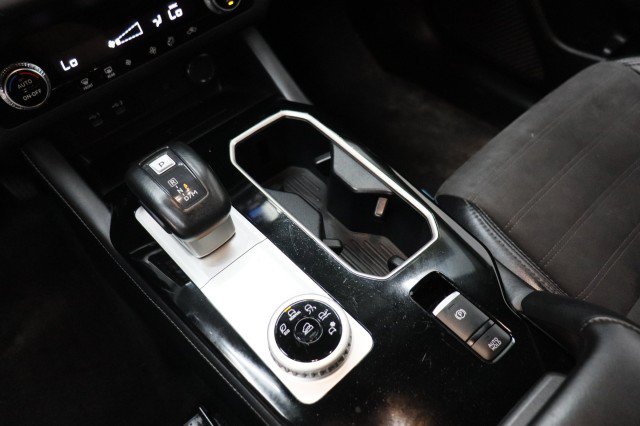 Used 2025 Mitsubishi Outlander SE FWD image 17