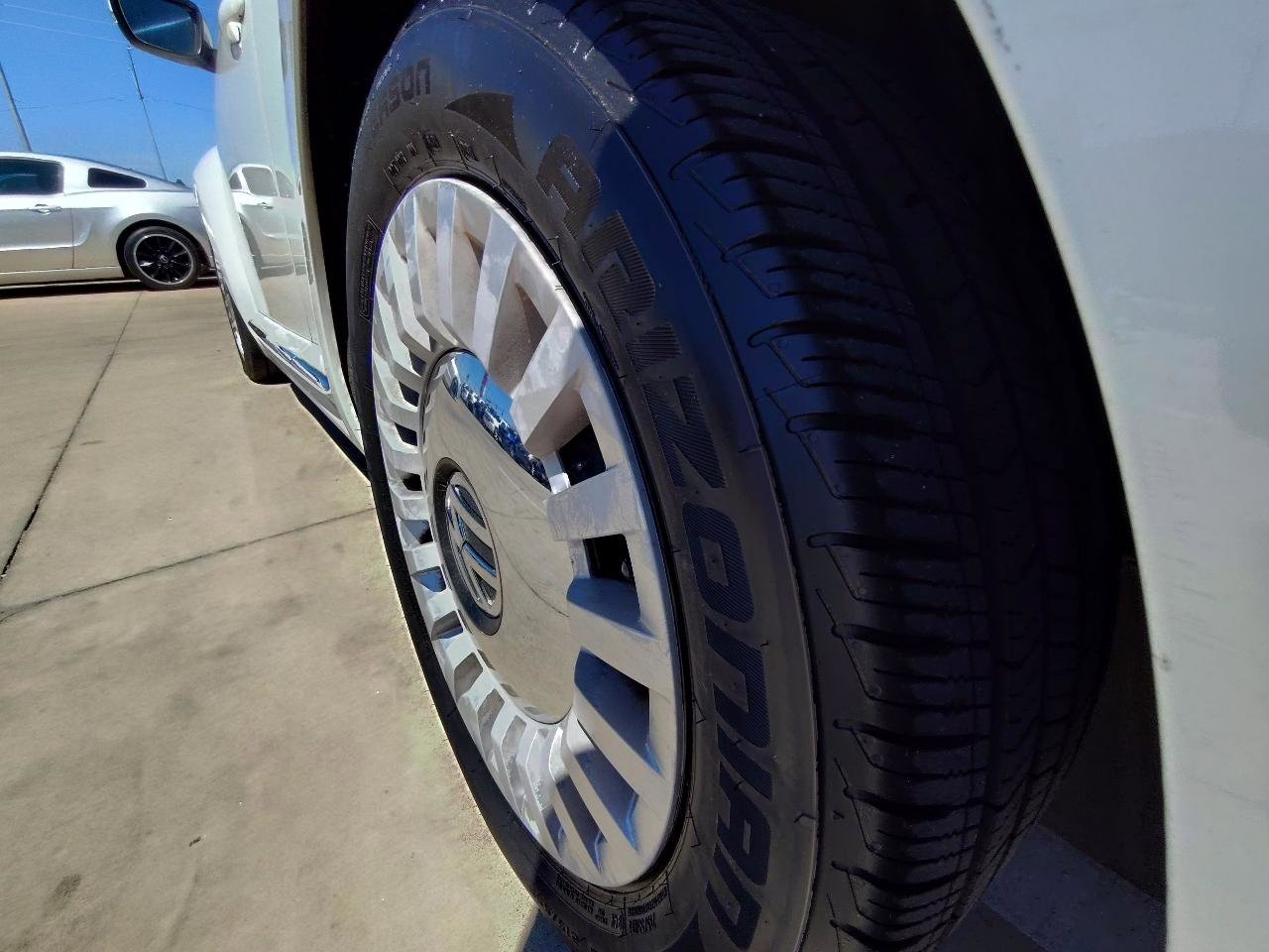 Used 2014 Volkswagen Beetle 2.5 image 11