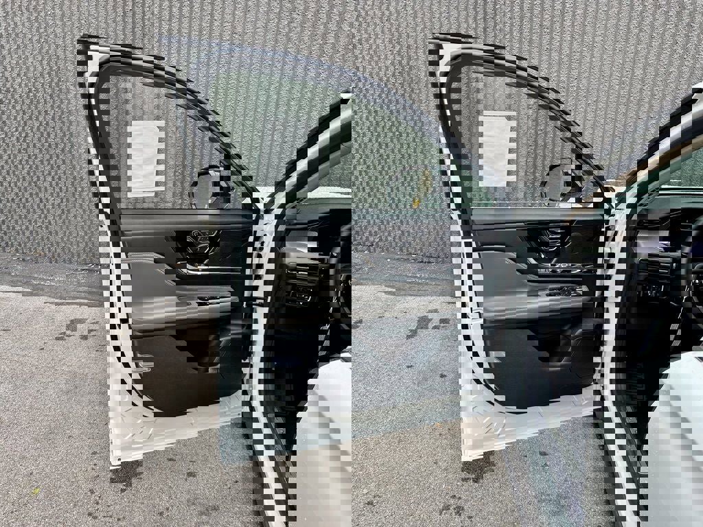 New 2025 Lincoln Corsair Grand Touring image 13