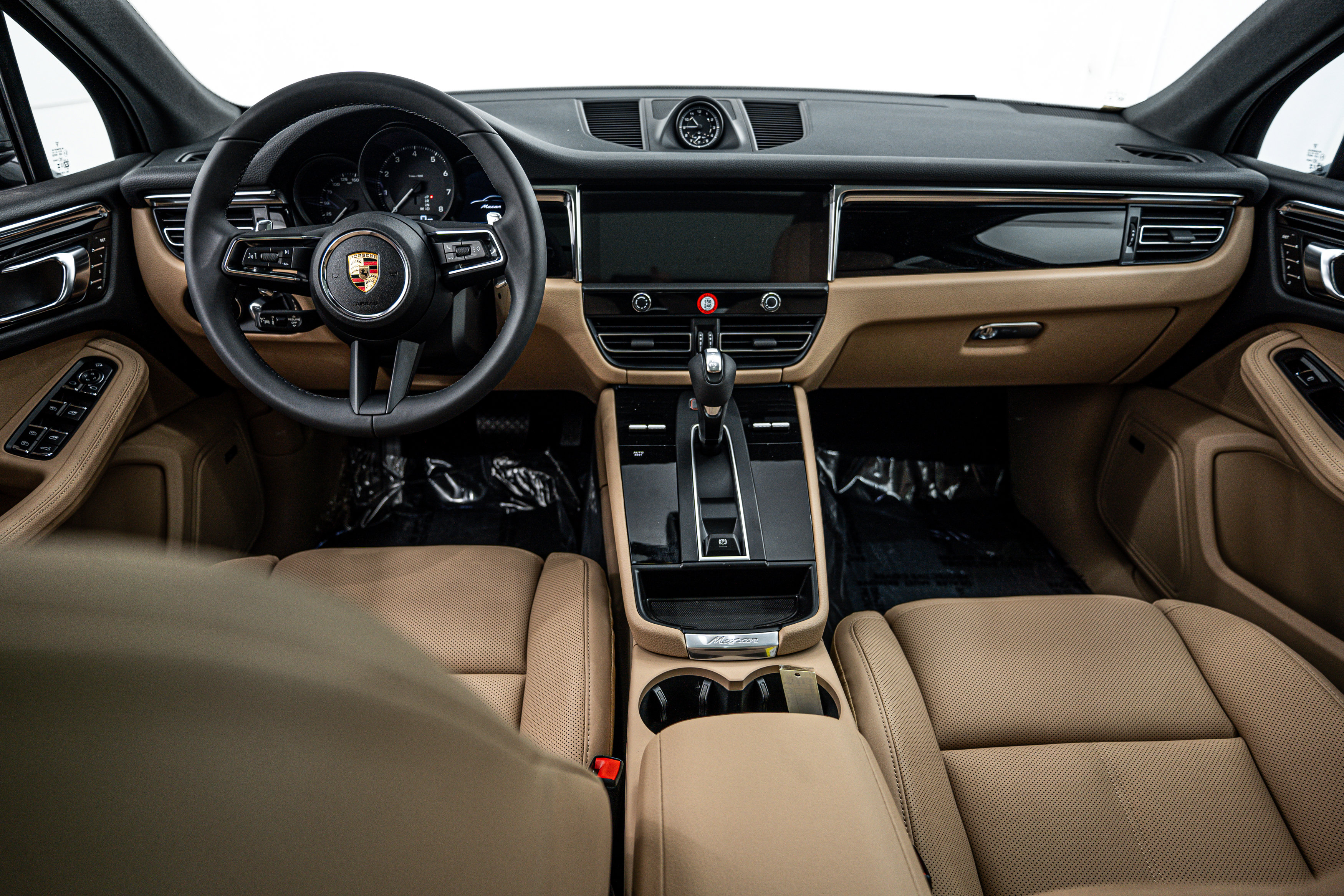 New 2025 Porsche Macan image 12