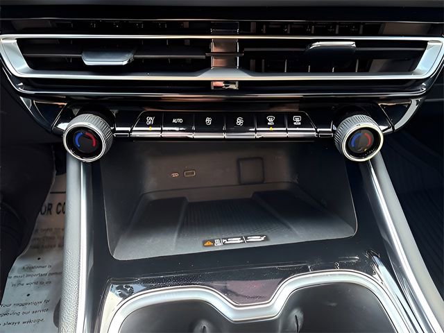 Used 2024 Chevrolet Traverse Z71 w/ Enhanced Driving Package image 24