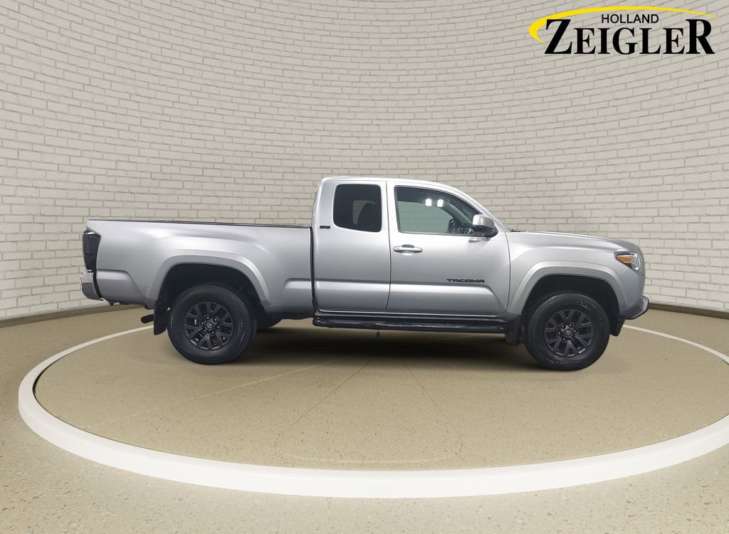 Used 2022 Toyota Tacoma SR5 image 4
