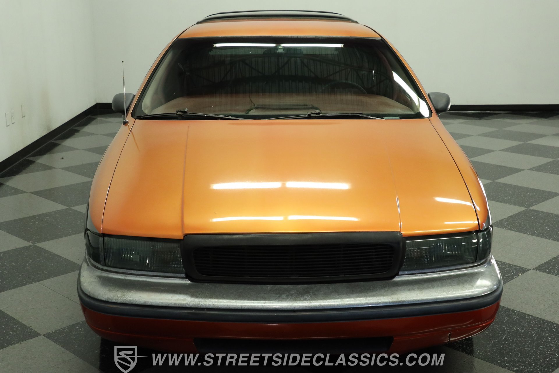 Used 1992 Oldsmobile Custom Cruiser RWD image 16