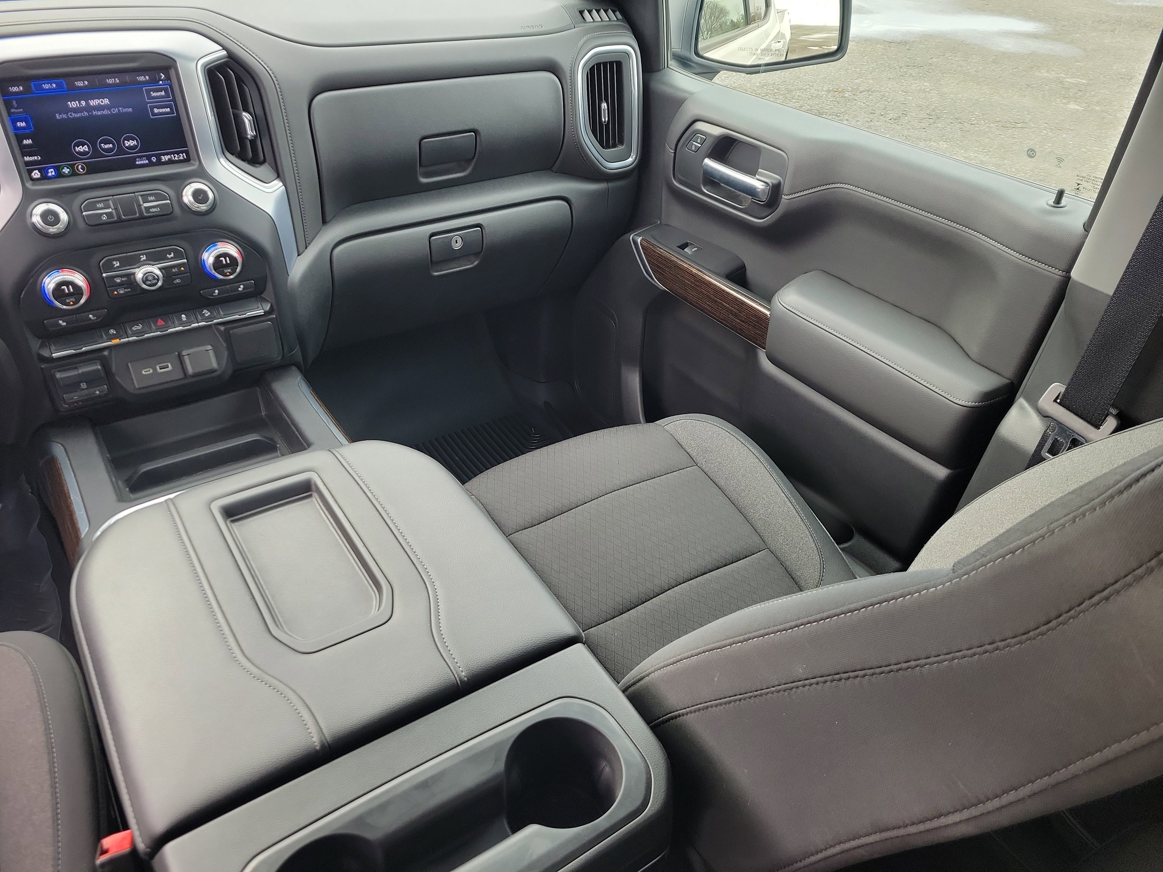 Used 2020 GMC Sierra 1500 Elevation w/ Elevation Value Package image 18