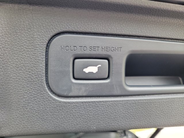 Used 2025 Honda Pilot EX-L image 10