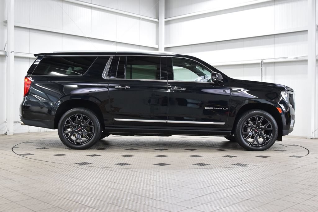 Used 2024 GMC Yukon XL Denali AWD/4WD image 9