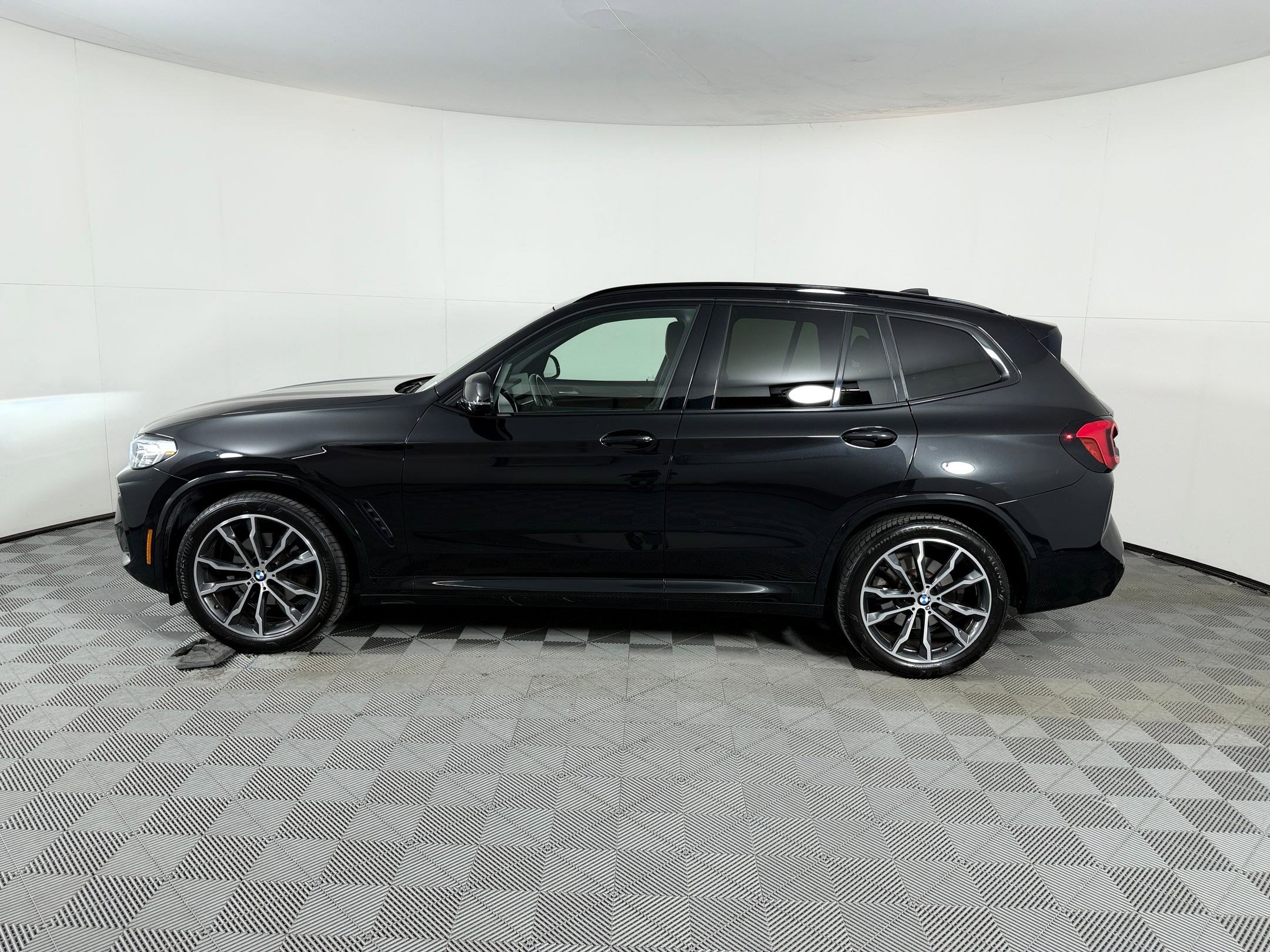 Used 2022 BMW X3 sDrive30i w/ M Sport Package 2 RWD image 2