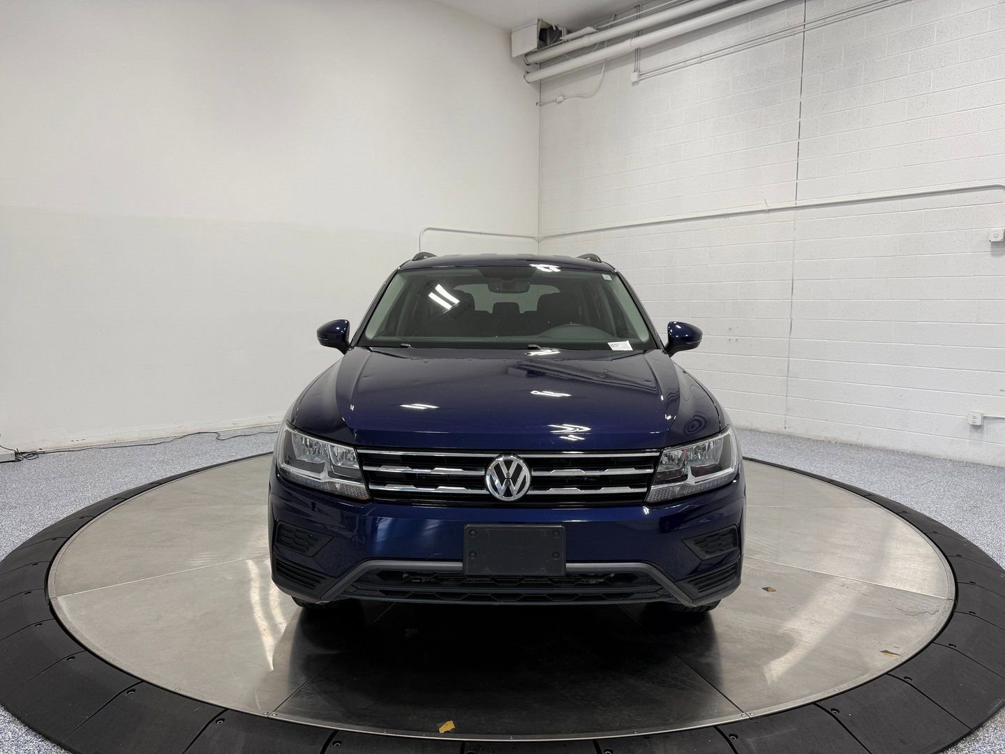 Used 2021 Volkswagen Tiguan SE image 2