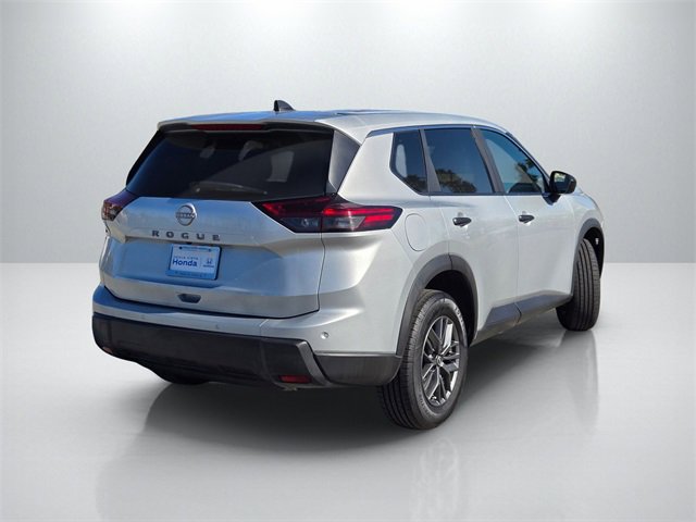 Used 2024 Nissan Rogue S image 4