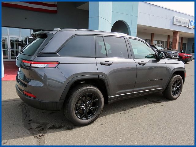 Certified 2025 Jeep Grand Cherokee Altitude image 7