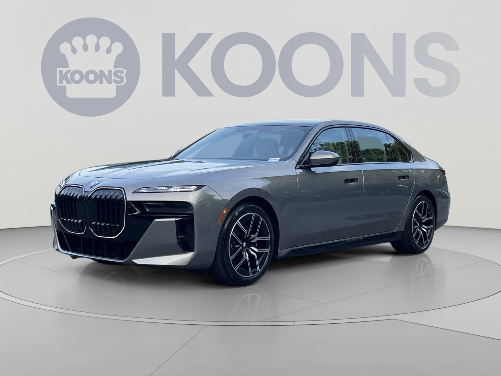 Used 2025 BMW 760i xDrive w/ Executive Package AWD/4WD image 5