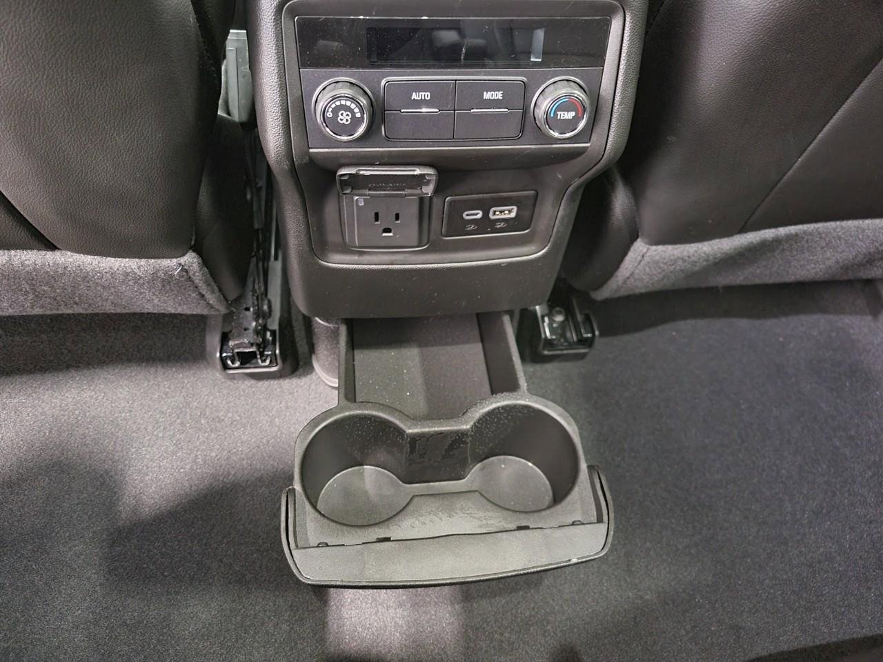 Certified 2023 GMC Acadia SLT w/ Trailering Package image 23