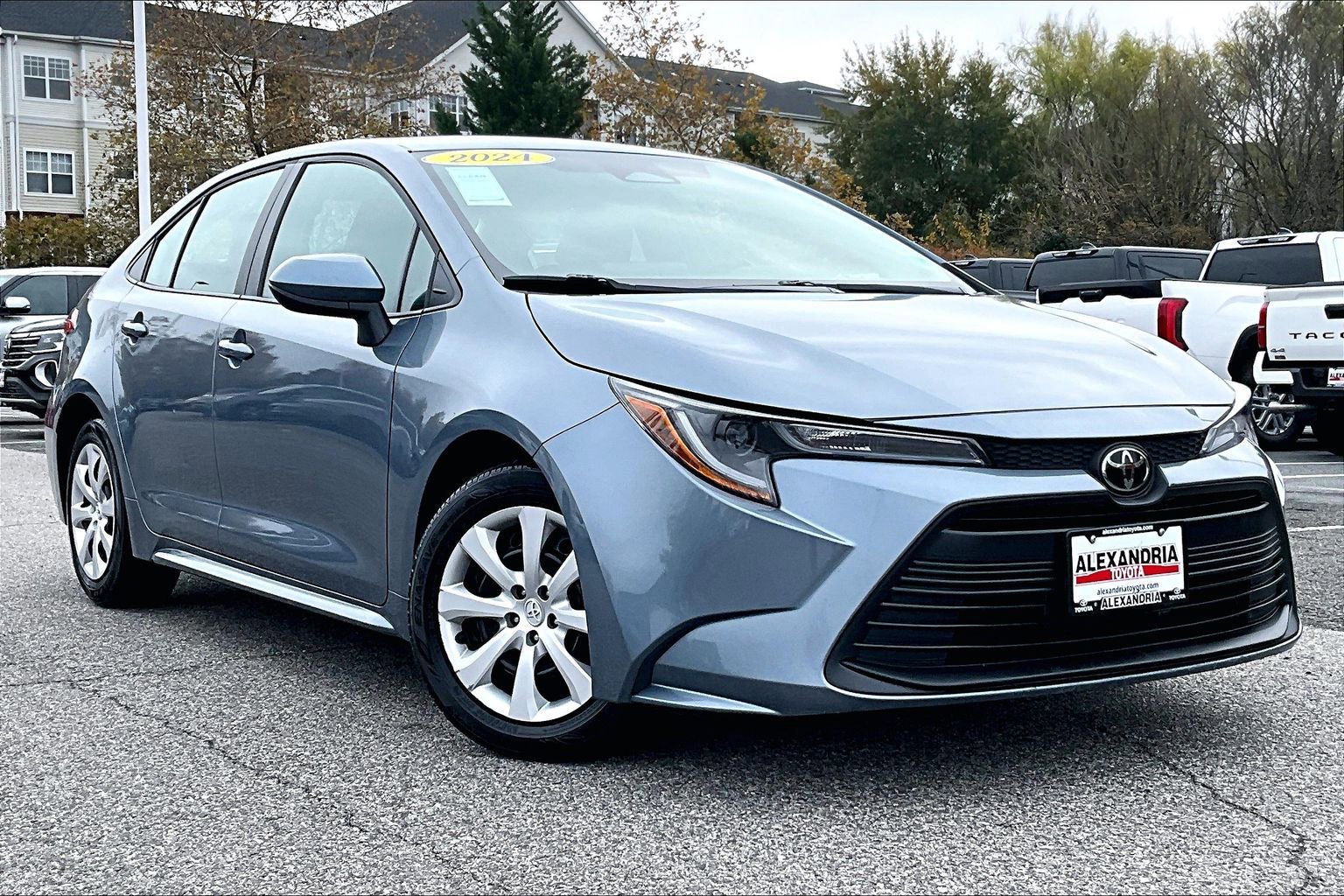 Used 2024 Toyota Corolla LE image 2