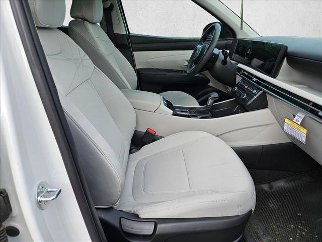 Certified 2025 Hyundai Tucson SE image 19