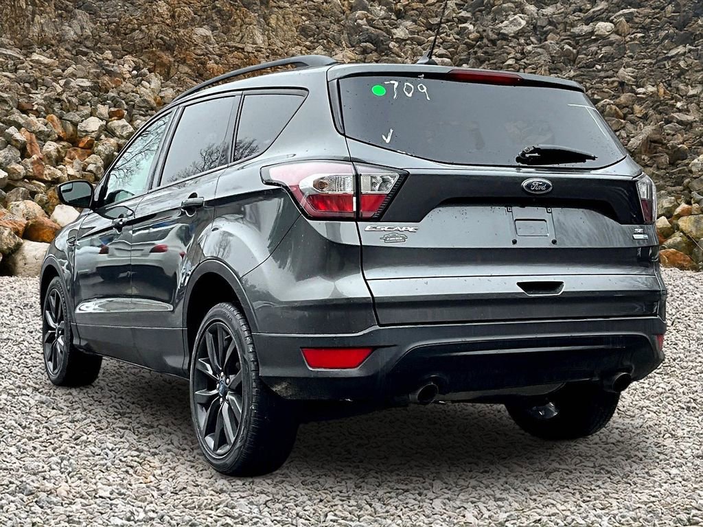 Used 2018 Ford Escape SE w/ SE Sport Appearance Package image 11