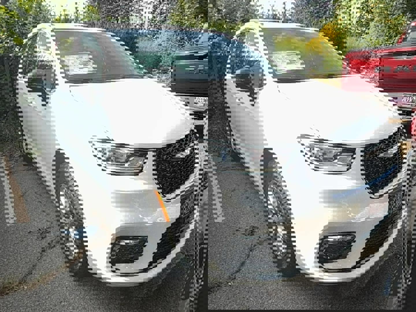 New 2026 Chrysler Pacifica Select image 1