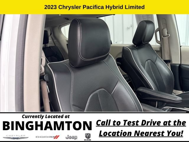 Used 2023 Chrysler Pacifica Limited FWD image 31