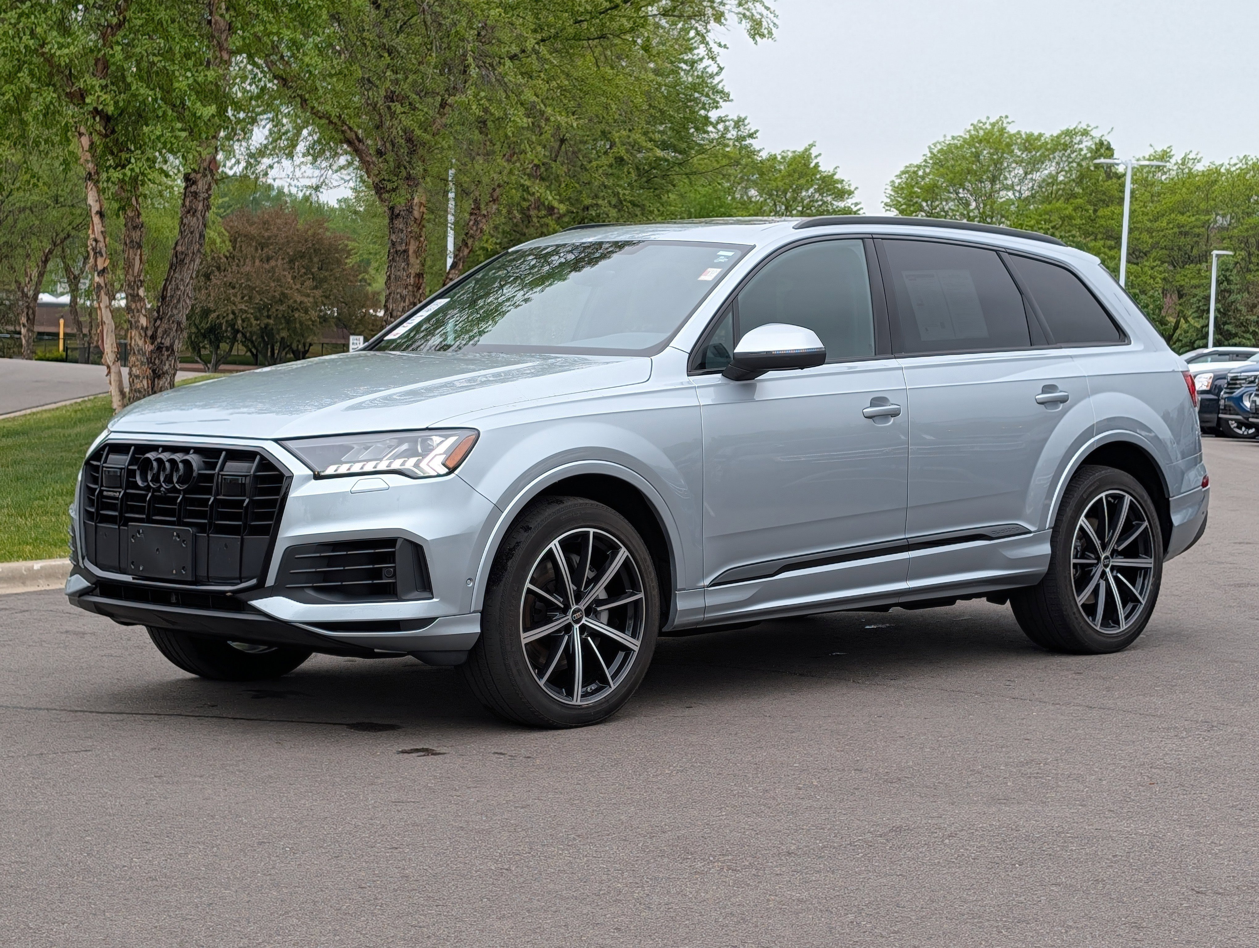 Used 2023 Audi Q7 3.0T Premium Plus w/ Premium Plus Package AWD/4WD image 3