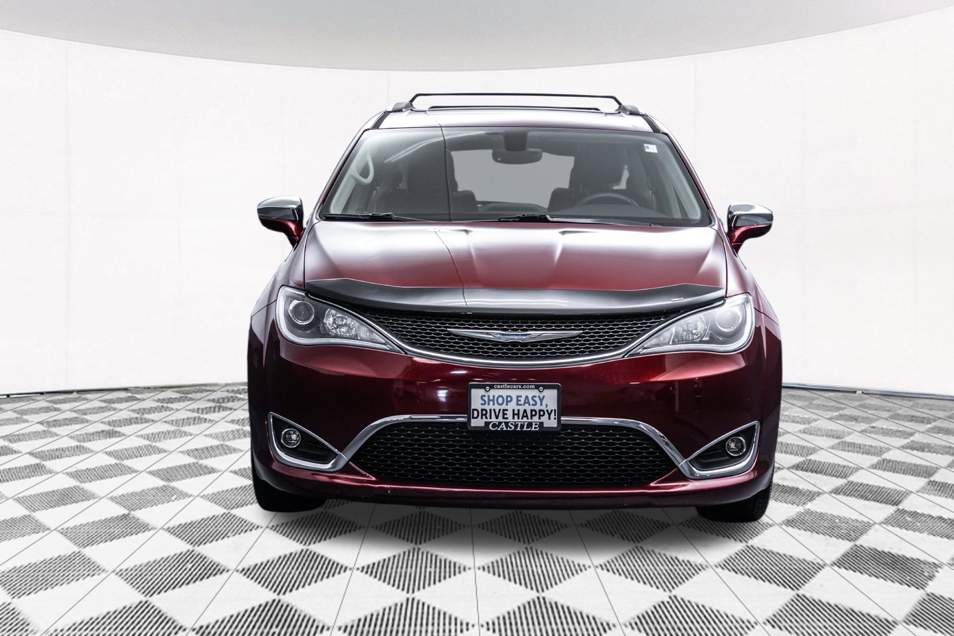 Used 2018 Chrysler Pacifica Limited w/ Tire & Wheel Group FWD image 16