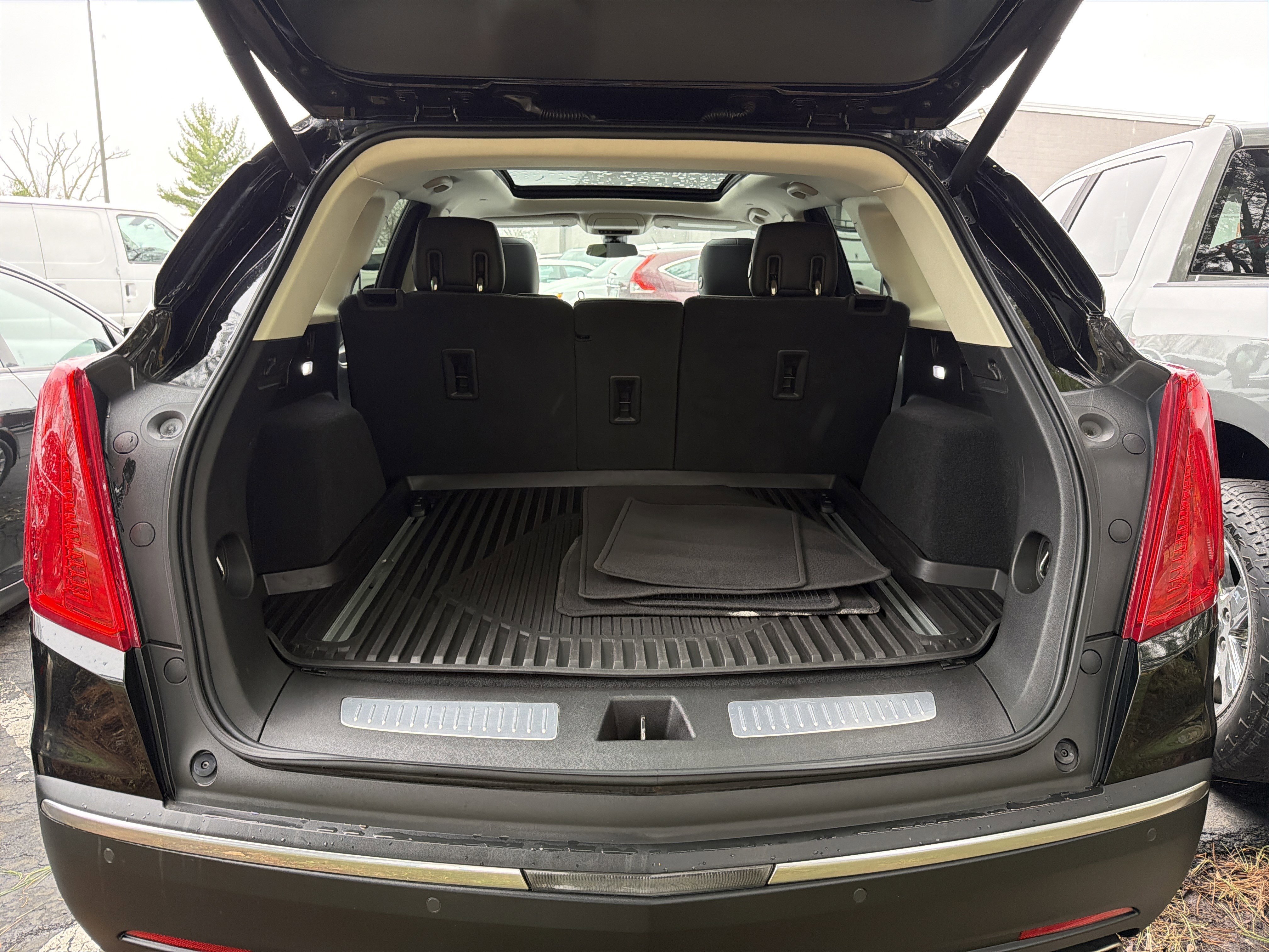 Used 2019 Cadillac XT5 Luxury AWD/4WD image 9