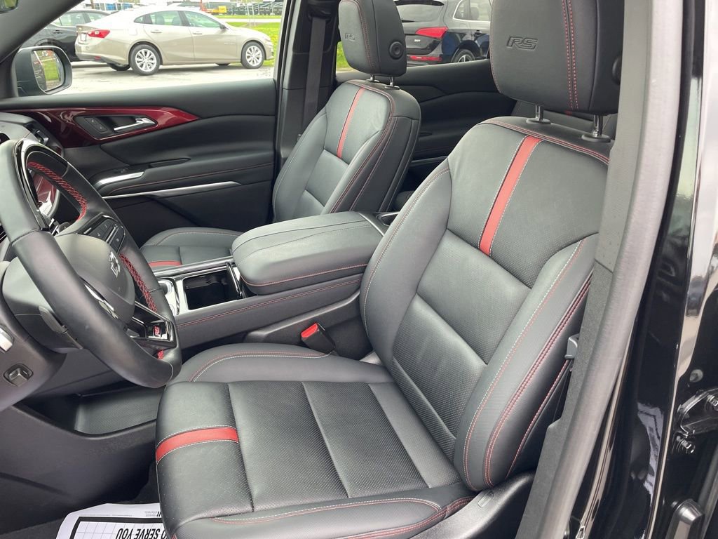 Used 2024 Chevrolet Traverse RS AWD/4WD image 12