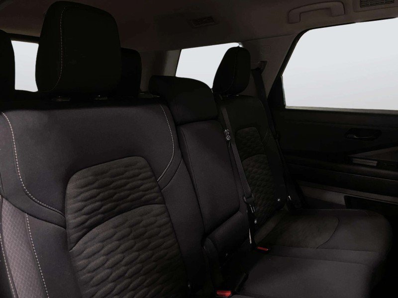 Used 2024 Nissan Pathfinder SV AWD/4WD image 32