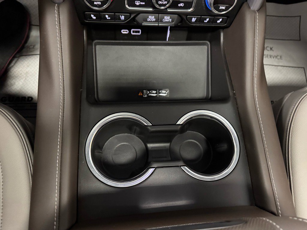 Used 2022 GMC Yukon SLT w/ SLT Premium Package image 24
