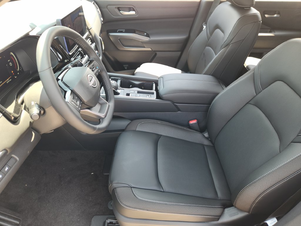 New 2026 Nissan Pathfinder SL FWD image 9