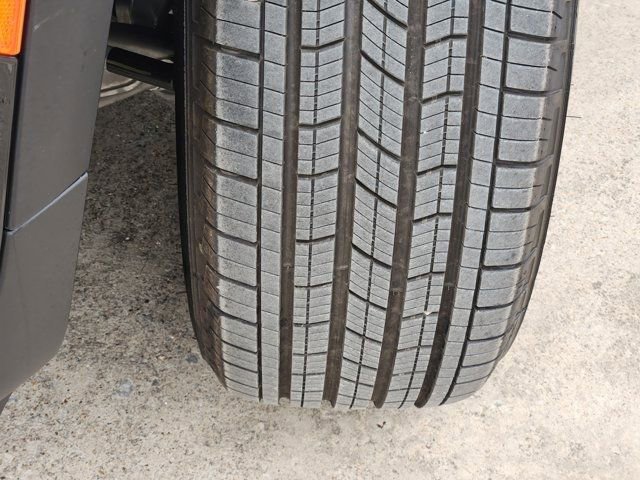 Used 2025 Jeep Grand Cherokee Limited image 18