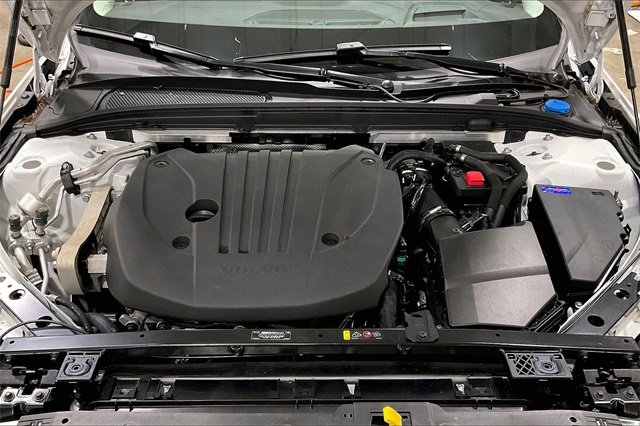 Certified 2024 Volvo V60 B5 Cross Country Ultimate w/ Protection Package Premier image 11
