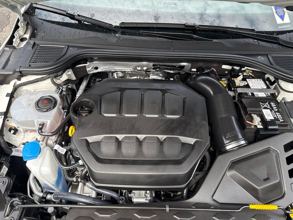 Used 2024 Volkswagen Golf R AWD/4WD image 12
