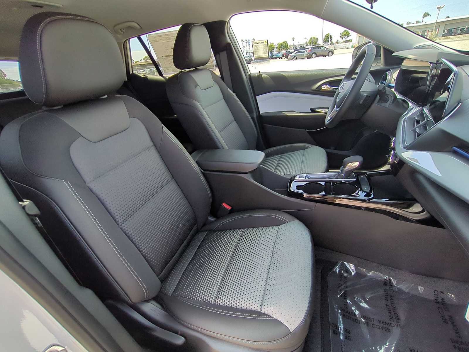 New 2026 Chevrolet Trax LT w/ Midnight Edition FWD image 26