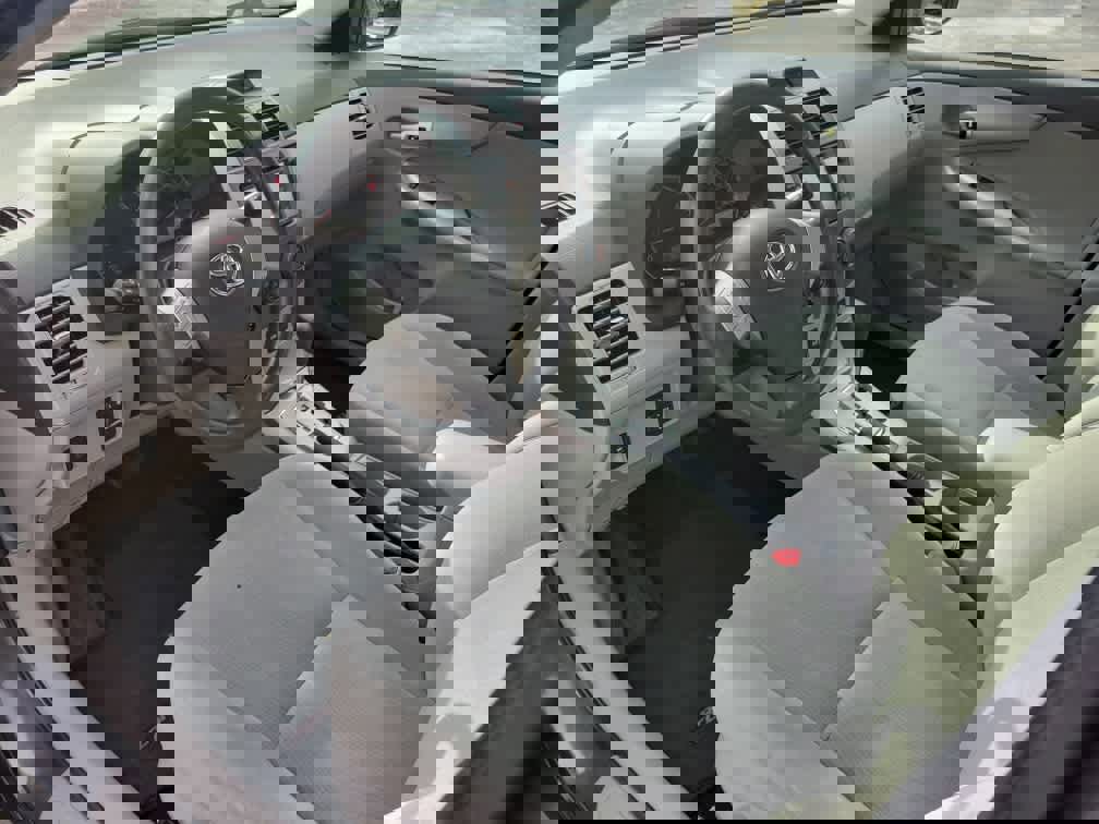 Used 2013 Toyota Corolla LE image 18