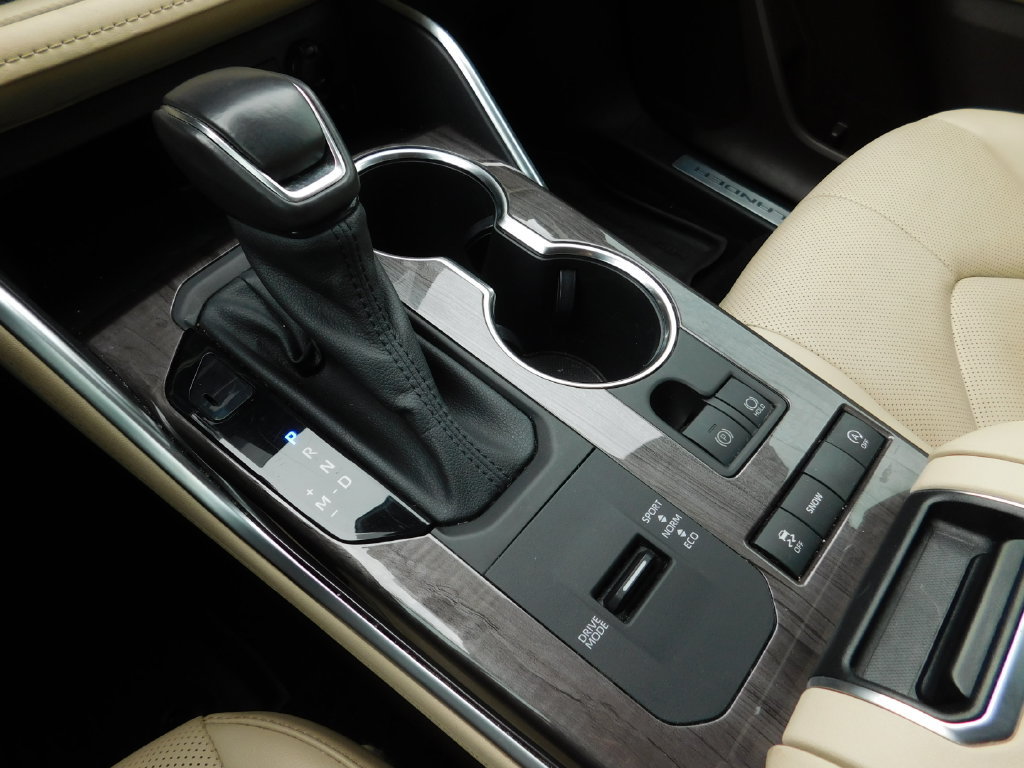 Used 2022 Toyota Highlander Limited FWD image 27
