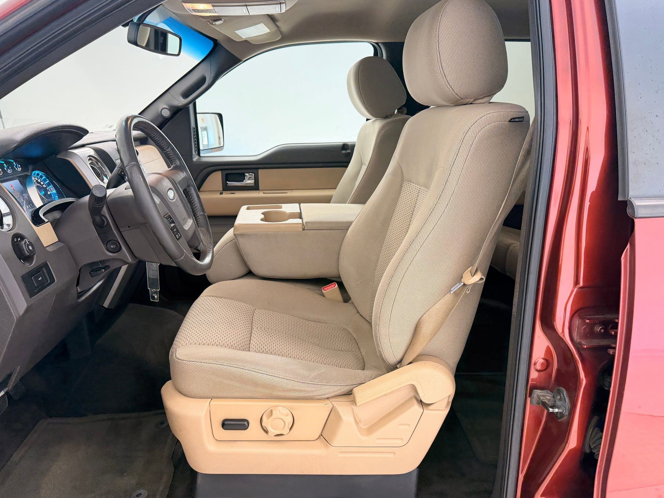 Used 2014 Ford F150 XLT w/ XLT Chrome Package image 22