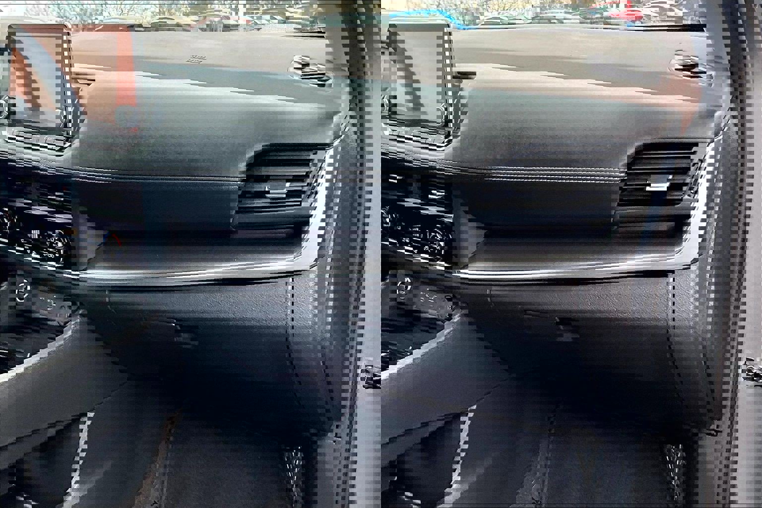 Used 2023 Nissan Rogue SV image 15