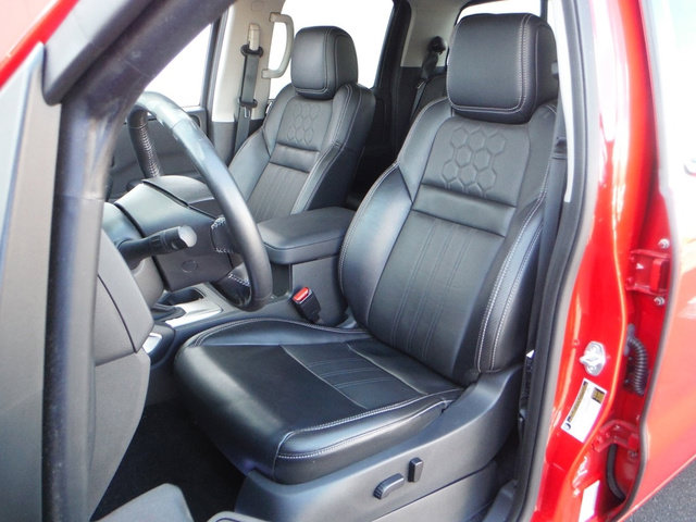 Used 2023 Nissan Frontier SV w/ SV Premium Package AWD/4WD image 25
