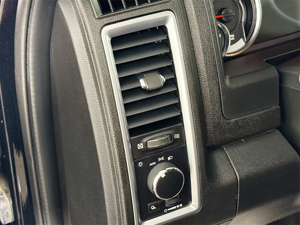 Used 2022 RAM 1500 Classic Warlock image 10