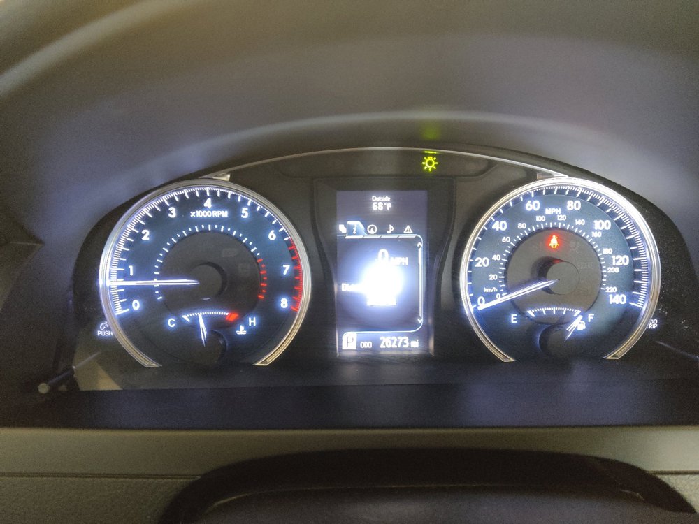 Used 2016 Toyota Camry XLE FWD image 23
