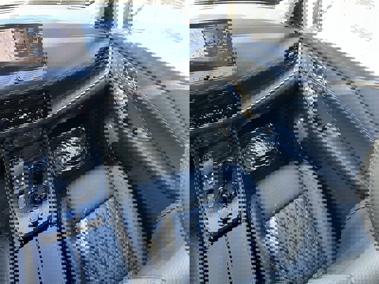 New 2026 Nissan Rogue Platinum image 18