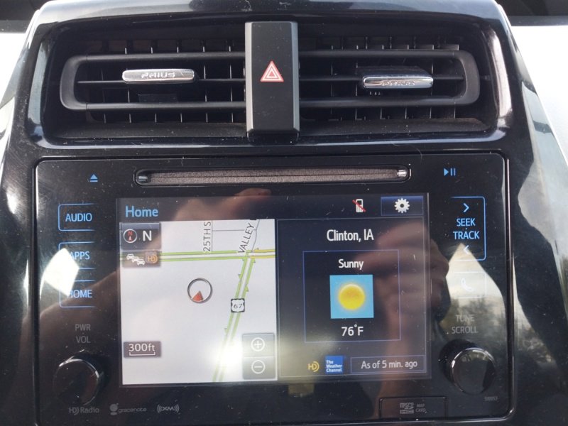 Used 2017 Toyota Prius Three image 11